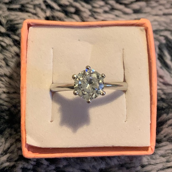 ❤️ABSOLUTELY STUNNING RING VERIFIED MADE W/ 18k WHITE GOLD AND AAA+ ZIRCONIAS❤️ - Picture 11 of 12